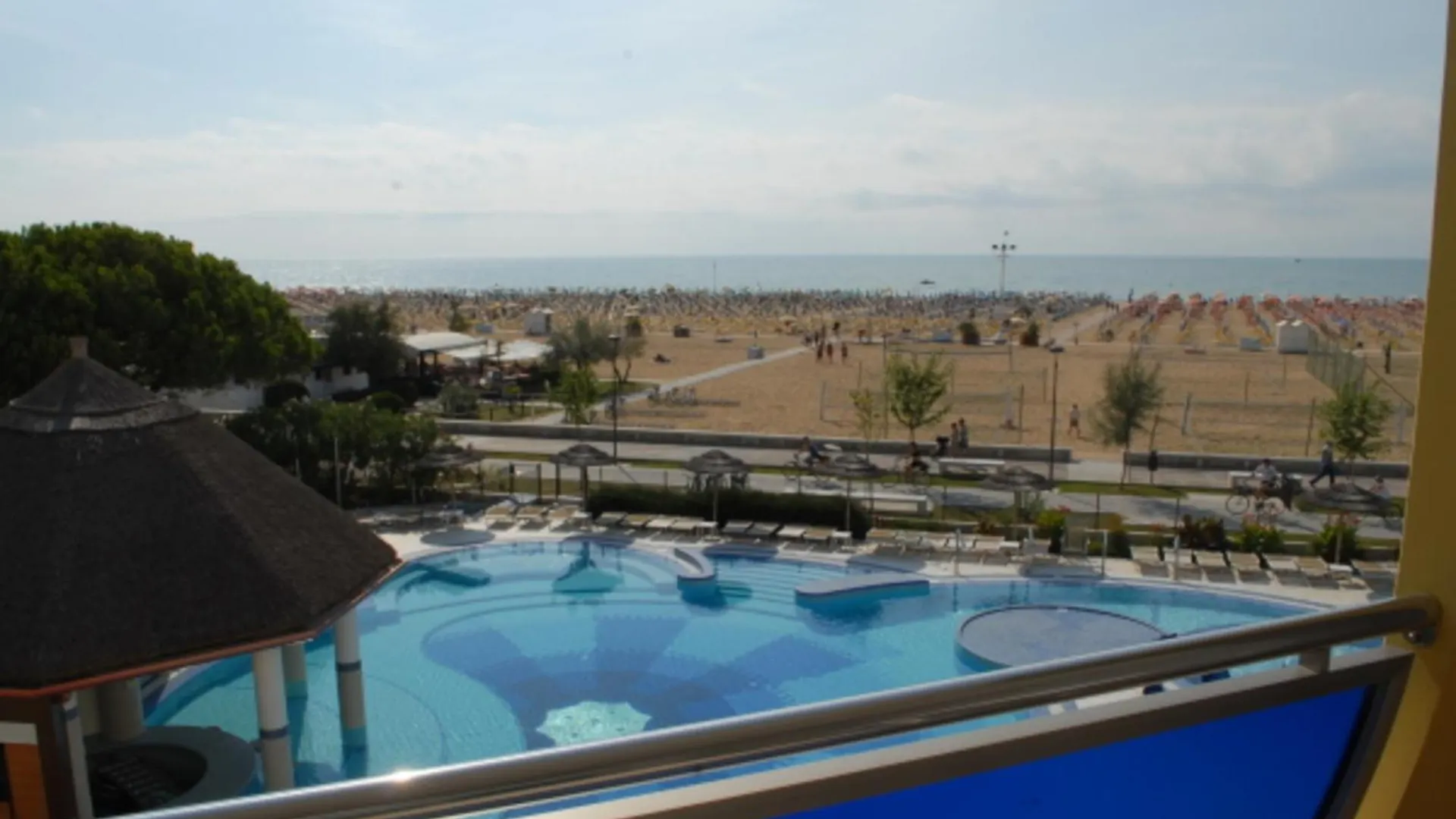 Seaside Bliss Flat With View On The Pool Apartment Bibione
